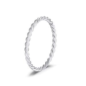 Elegant Silver Twisted Band